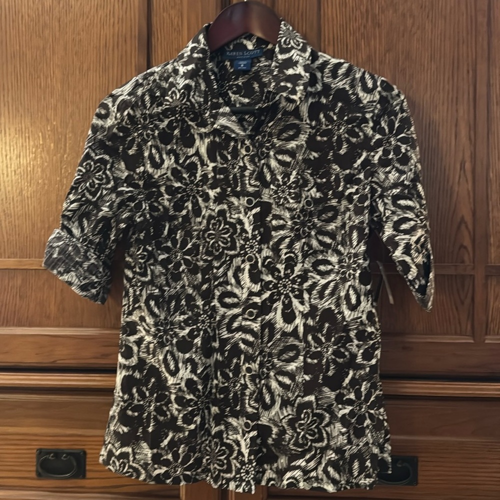 NWT Karen Scott Petite Button Down Classic Collar 3/4 sleeve Chocolate Floral